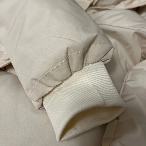 NWOT Winter Puffer Jacket in Cream - Picture 9 of 9
